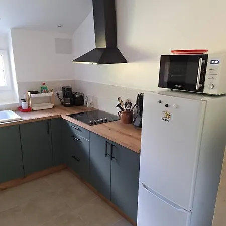 Les Petites Ecuries *