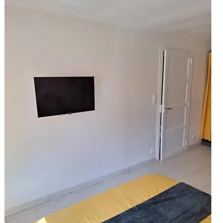 Les Petites Ecuries 度假居 *